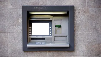 Ca la carte: doi adolescenţi au spart un bancomat folosind manualul