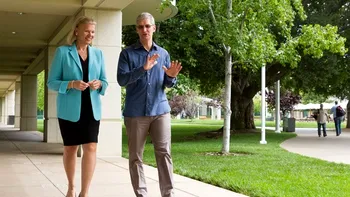 Alianța vechilor rivali: Apple și IBM vor să câștige și domeniul business