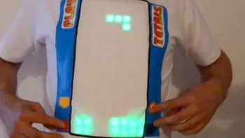A apărut tricoul interactiv pe care vă puteţi juca Tetris [VIDEO]