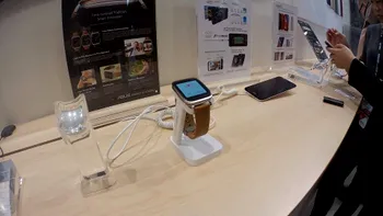 Cu mâinile pe Asus ZenWatch, lansat la IFA 2014 și prezent la MWC 2015 [VIDEO Hands-on]