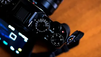 Încărcătorul de la camera ta Fuji s-ar putea să te electrocuteze