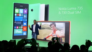 Nokia Lumia 735 e oficial - „telefonul selfie“ de la Microsoft