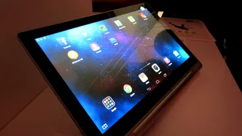 Prima atingere - Lenovo Yoga Tablet 2 Pro e prima tabletă cu proiector și subwoofer