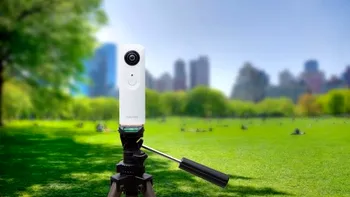 Ricoh Theta m15, o nouă versiune a camerei ce filmează la 360 de grade