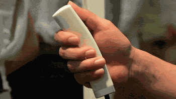 Yubi Navi, un baton inteligent care se înclină ca să te îndrume