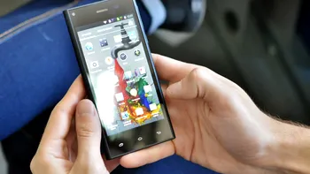 Evolio NEOS, un smartphone elegant cu dotări modeste
