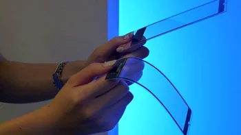 Kyocera Proteus, telefonul care își schimbă forma