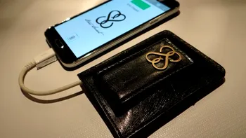SmartWallet îți transformă portofelul tău banal într-un gadget inteligent