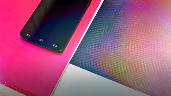 Philips I908 – Telefon cu preț decent, senzație premium [REVIEW]