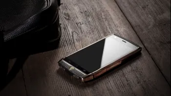Un smartphone Lamborghini e adevăratul cadou de lux, dar la un preț imens [VIDEO]