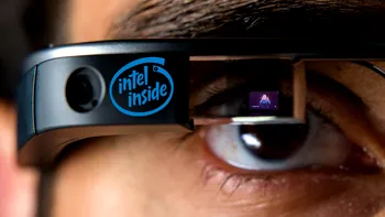 Intel concurează Google Glass și își ia partener un producător de ochelari