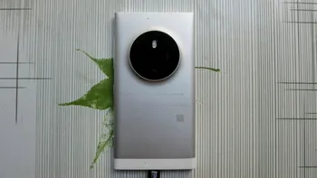 Telefonul Lumia pe care Nokia nu l-a mai lansat e scos la licitație