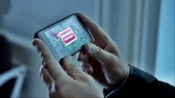 „Nervosul“ Liam Nesson pierde la Clash of Clans, dar produce o reclamă foarte bună [VIDEO]