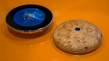 Telefoane ciudate de ieri și de azi: De la Nokia 7600 ca o lacrimă la telefonul circular