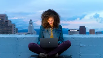 Noul MacBook - mai subțire, procesor nou și autonomie de o zi
