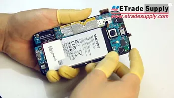 Cum arată un Samsung Galaxy S6 pe interior și cât de greu se schimbă bateria [VIDEO]