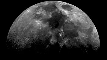 Botezul Lunii: De ce se numește Luna... Lună