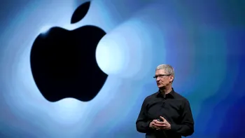 Apple se duce la vale, dar pentru Tim Cook nu-i motiv de panică