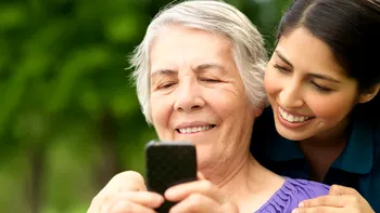 Serviciul pentru smartphone care ajută bătrânii să nu se rătăcească