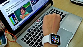 Dacă ai Apple Watch și te simți singur, Internetul te ajută să nu mai suferi