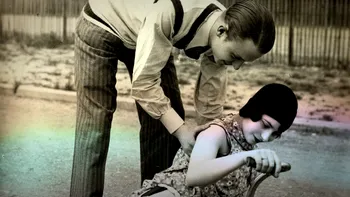Fotografiile erotice din 1920 sunt mai cuminți decât selfie-urile adolescenților