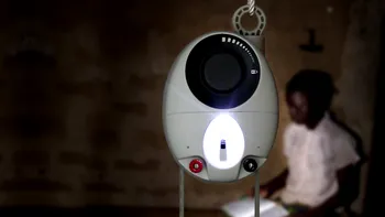 Lampa GravityLight ar putea ajuta un miliard de oameni