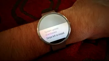 Moto 360 devine un adversar și mai bun pentru Apple Watch cu noua actualizare [FOTO]
