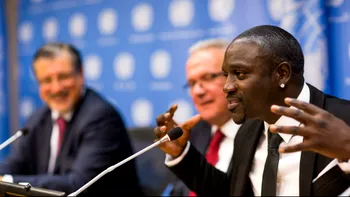 Akon luminează Africa: oferă electricitate pentru sute de milioane de oameni [VIDEO]
