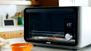Primul cuptor inteligent te face peste noapte un bucătar mai bun -  June Oven [VIDEO]