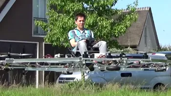”Mașina zburătoare” este mai mult un elicopter fără cabină și te va terifia [VIDEO]