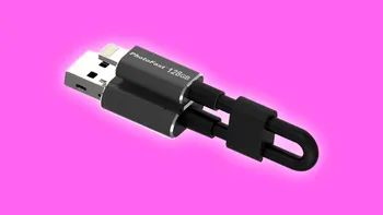 Un nou cablu de încărcare pentru iPhone vine cu 128GB de spaţiu