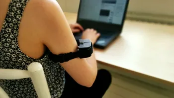 Zgarda care te curentează dacă intri pe site-uri nepotrivite