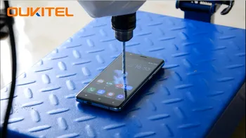 Cât rezistă un smartphone unei mașini de găurit [VIDEO]
