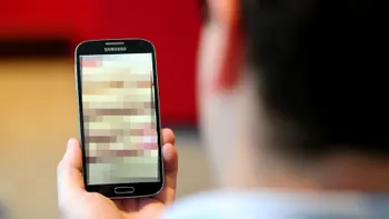 Șantaj pentru păcatele tale: aplicația de pornografie care te lasă ”în fundul gol”