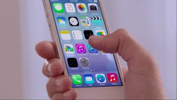 Apple retrage sute de aplicații de pe App Store din cauza spionajului