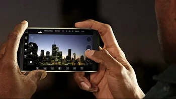 LG a lansat un telefon premium cu două ecrane