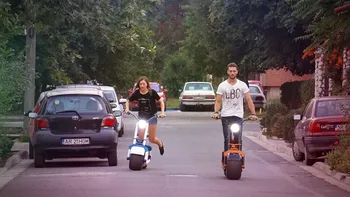 Scuterul inteligent care se conectează la telefon a fost creat în Arad