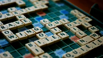 Jocurile de societate, cărți, șah, scrabble te fac mai deștept, pe termen lung: beneficiile confirmate de cercetători