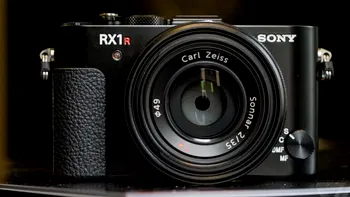 Sony RX1R II este camera compactă perfectă, dar nu ți-o vei permite