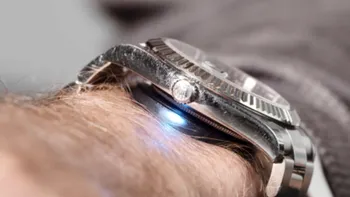 Dispozitivul care transformă oricare ceas într-un smartwatch
