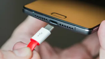 Scurtă istorie a USB-ului: ce a înlocuit și de ce e încă de neînlocuit