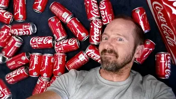 Ce se întâmplă dacă bei 10 doze de Coca-Cola pe zi, timp de o lună