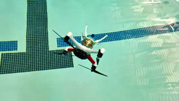 Această dronă spectaculoasă se descurcă la fel de bine în aer cât și în apă [VIDEO]