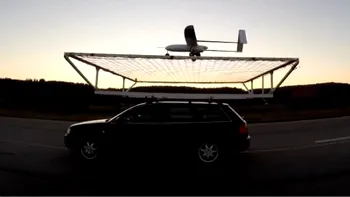 Aceasta este prima dronă autonomă care a aterizat pe o mașină în mișcare [VIDEO]