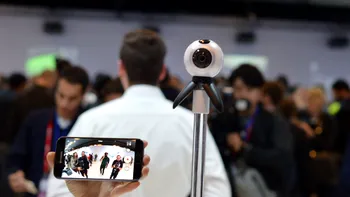 Samsung Gear 360, camera care va construi realitatea virtuală