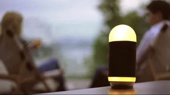 Această boxă inteligentă emoțional va pune melodiile pe care le dorești