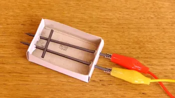 Cum îți construiești un microfon dintr-o cutie de chibrituri
