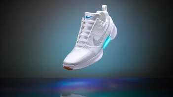 Nike HypeAdapt sunt pantofii sport care se leagă singuri, ca în Back to the Future