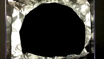 Cel mai întunecat material inventat vreodată arată ca o gaură neagră [VIDEO]