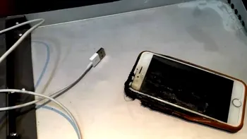 Un iPhone a explodat în avion din motive necunoscute